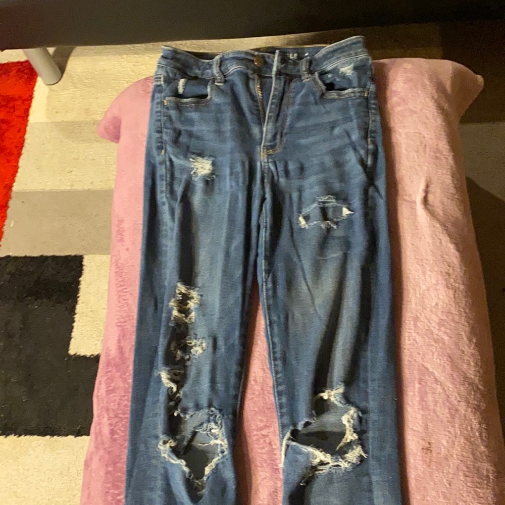 Ripped skinny jeans